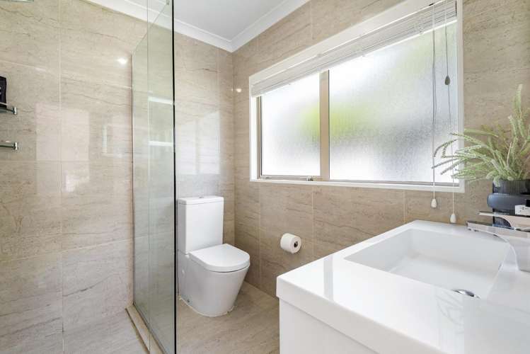 12 English Oak Drive Schnapper Rock_16