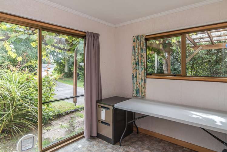 15 Knights Grove Otaki_11