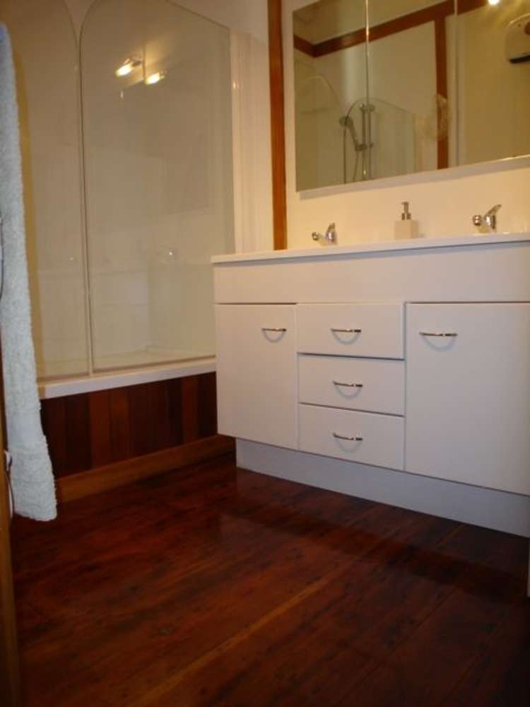 2/82 Oriental Parade Oriental Bay_8