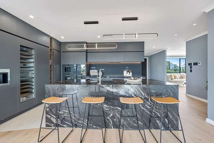 2 Taku Close Long Bay_7