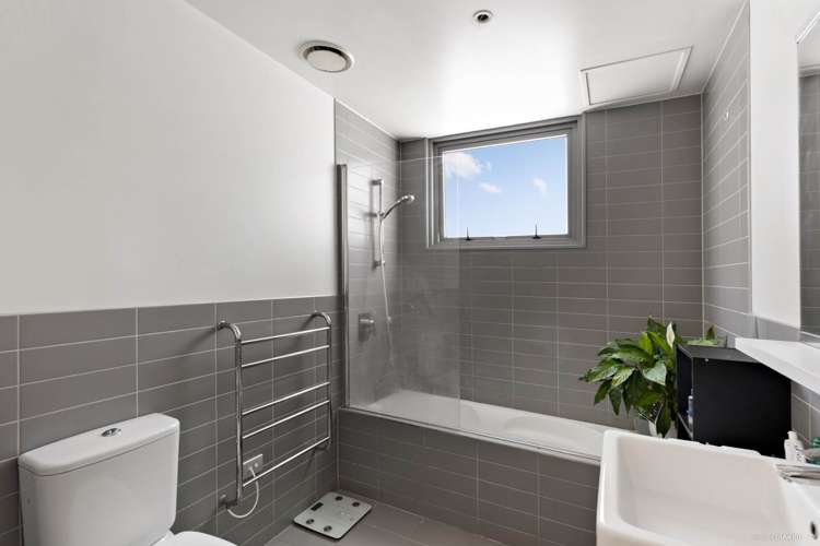 1401/30 Beach Road Auckland Central_8