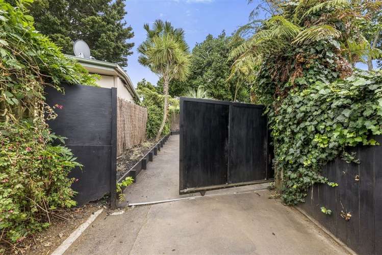 12a Tuakana Street Point England_18