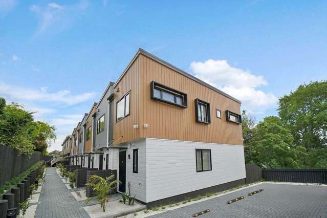 Modern townhouse in Glenfield