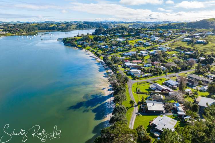 6 The Strand Whakapirau_30