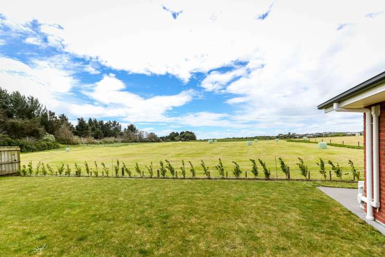 14 Ryder Drive Waiwhakaiho_17