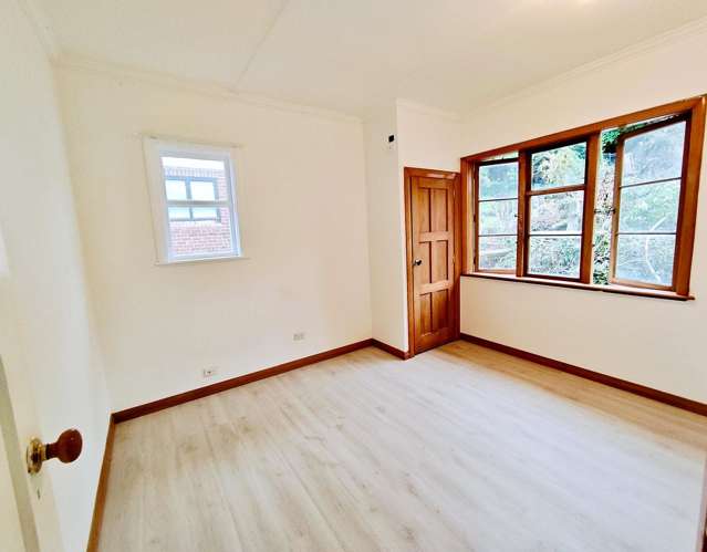 Sunny Renovated 2 Bedroom Home in Sought After Loc