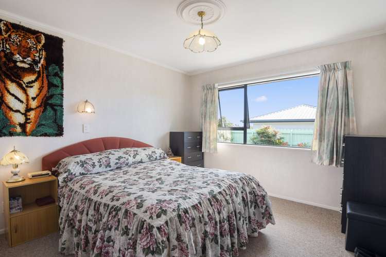 82 Olympus Way Richmond_10