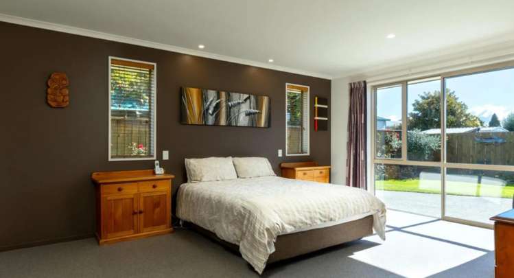 21 Hilton Place Burleigh_4