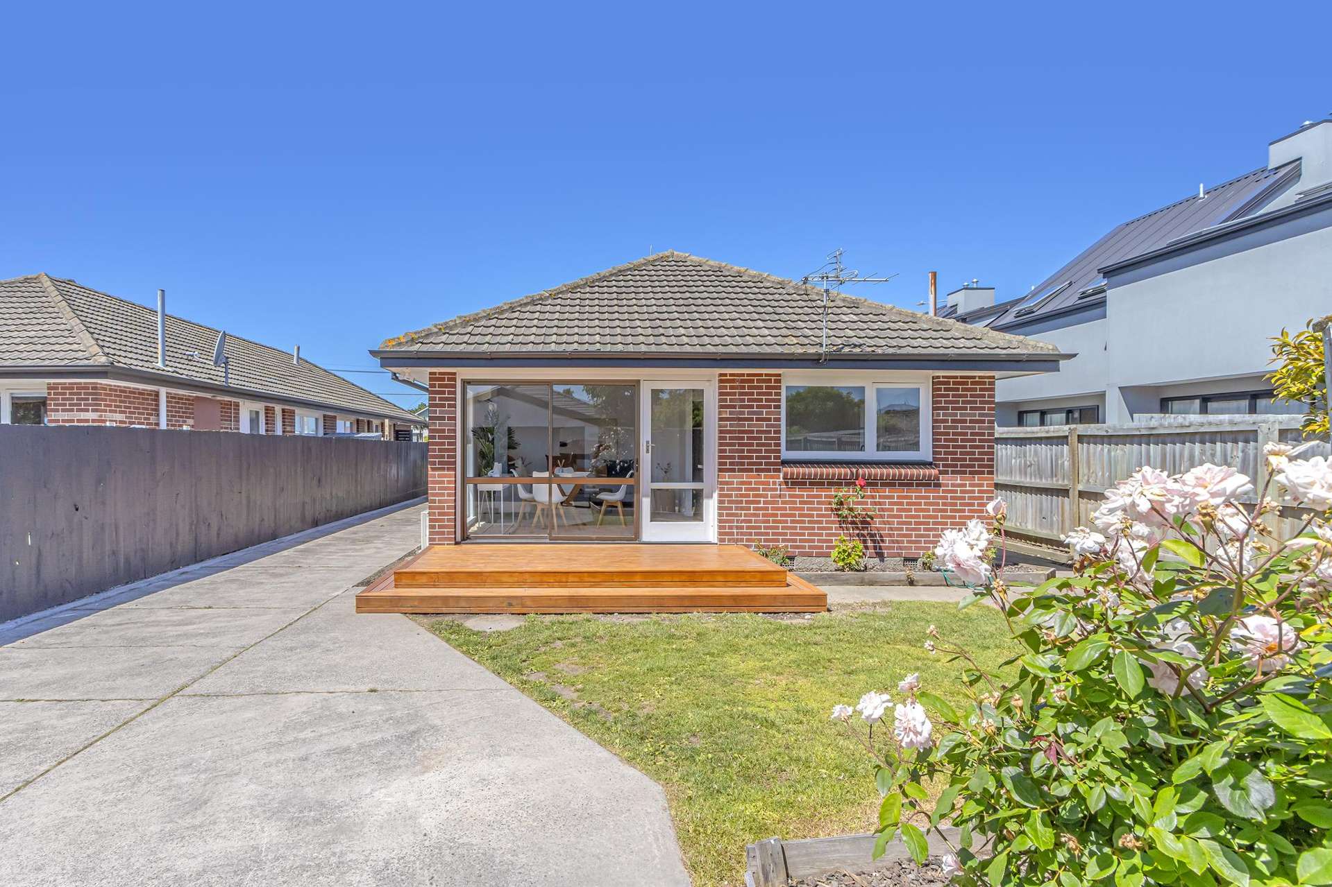 1 & 2/25 Hills Road Edgeware_0