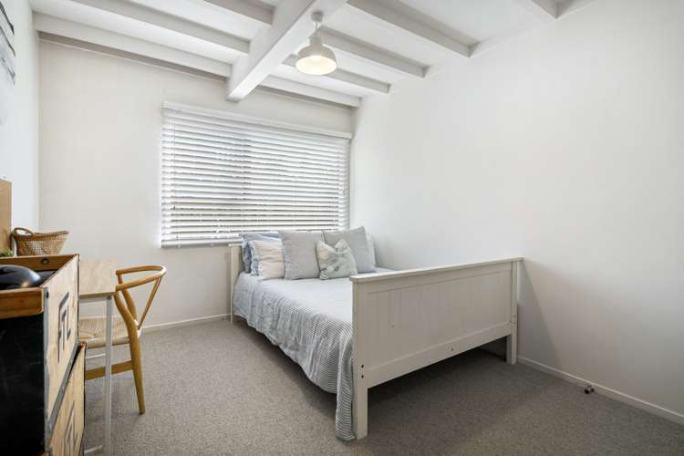 2/10 Merani Street Narrow Neck_18