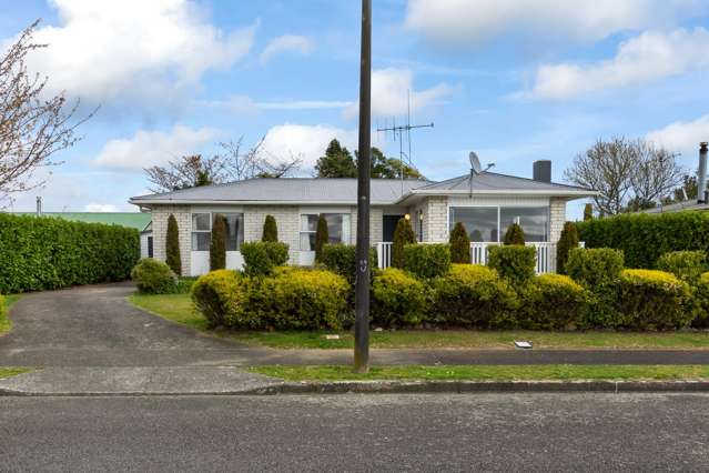 Big Yard, Big Garage, Great First Home!