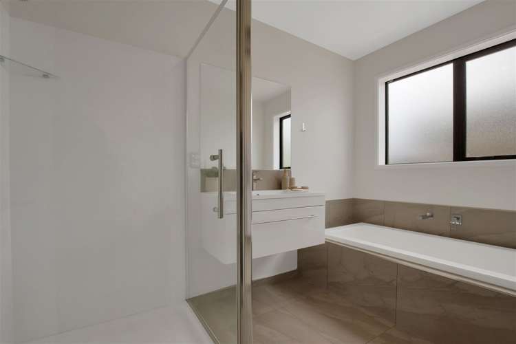 22 Robert Duncan Road Belfast_16