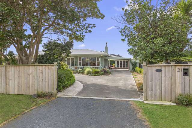 21 Lorenzen Bay Road Raglan_1