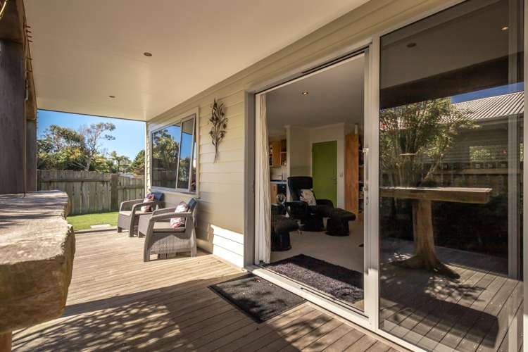 4 Kupe Street Carters Beach_32