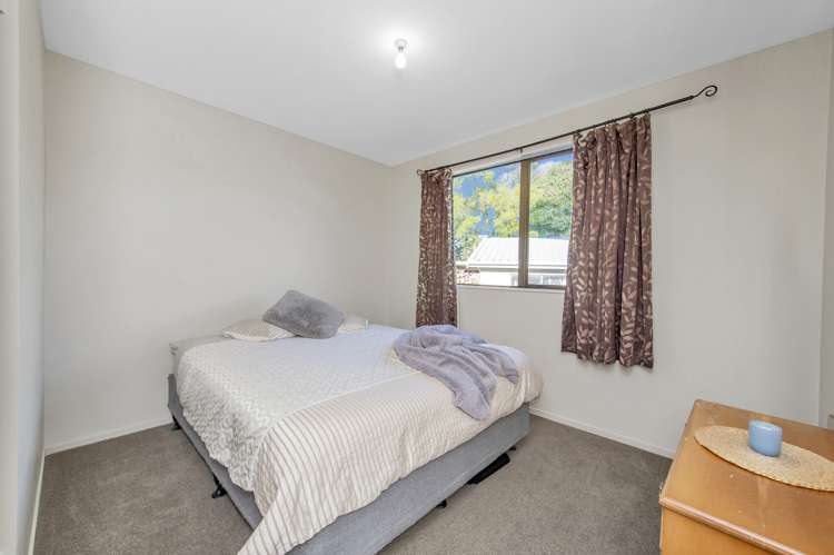 4 School Lane Kirwee_11