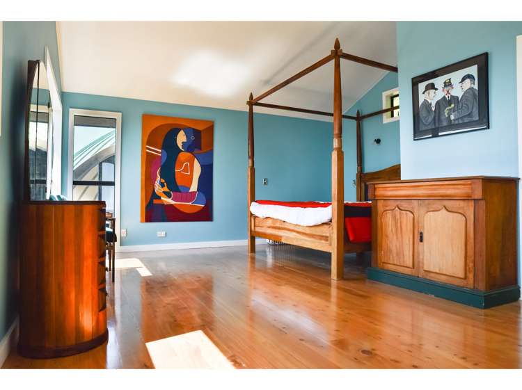 442 Scenic Drive Waiatarua_13