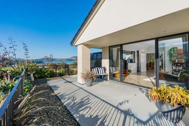 Luxury Living With Stunning Harbour Views