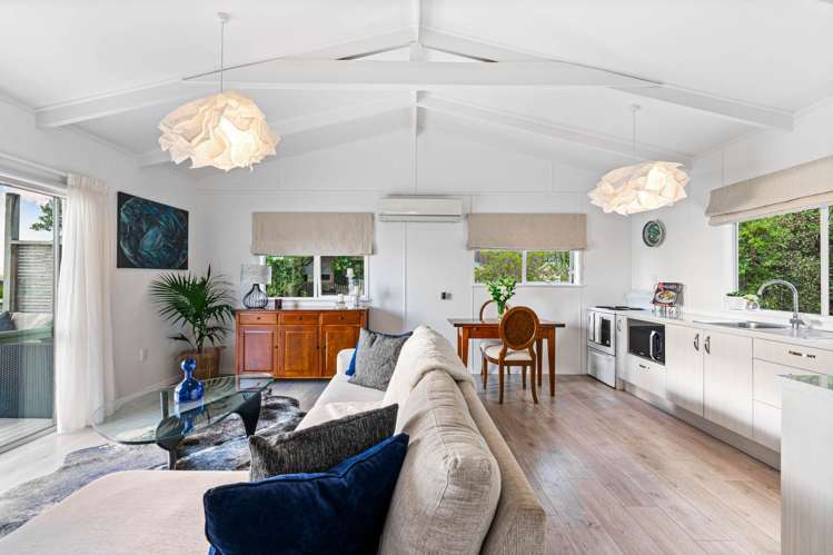 14 Domain Crescent Muriwai_7