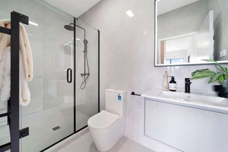 40 Paretao Street Massey_10