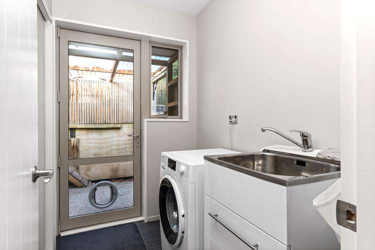 17 Glen Arrife Place Wigram_14
