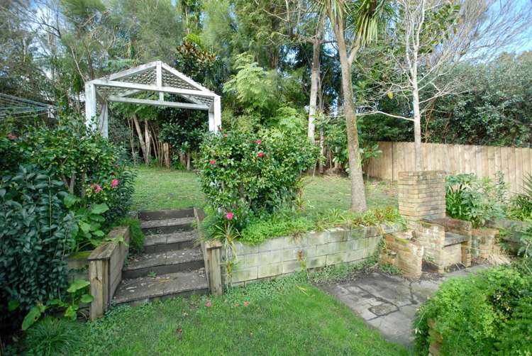 64 Selwyn Cres Forrest Hill_14