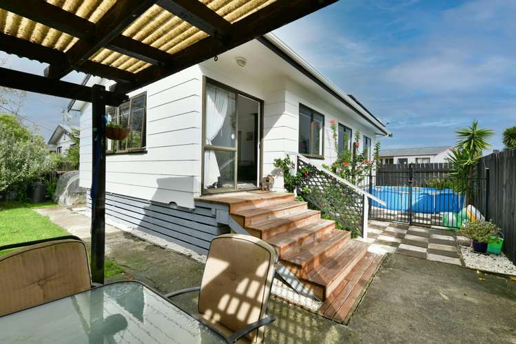 18A Parakai Avenue Parakai_12