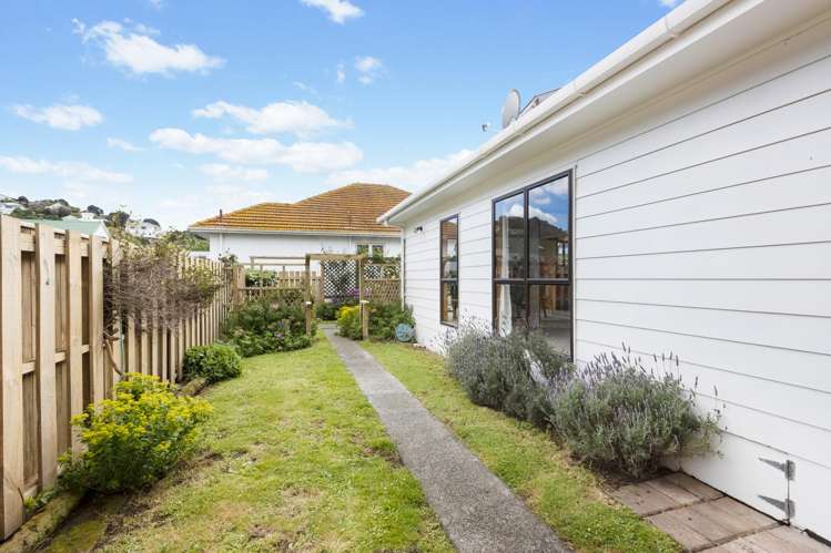 2/184 The Parade Island Bay_19