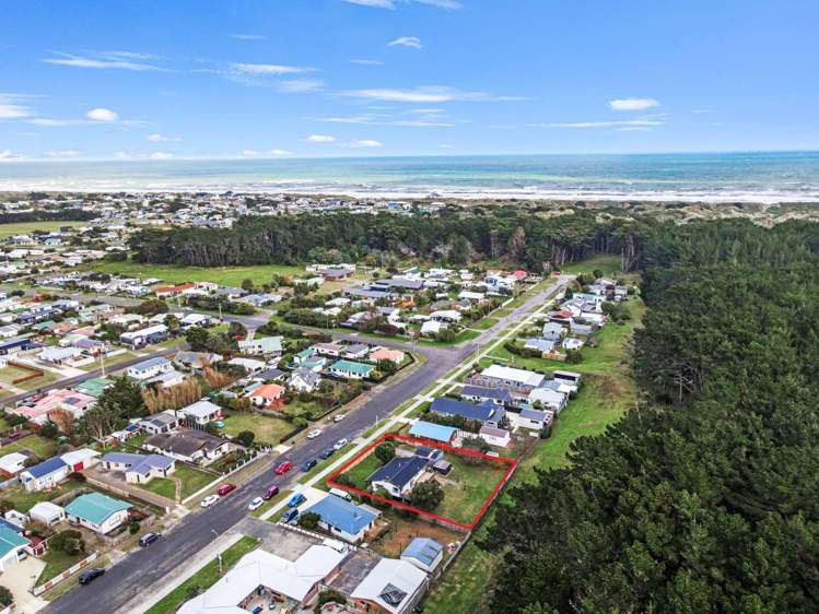 9 Cousins Avenue East Foxton Beach_25