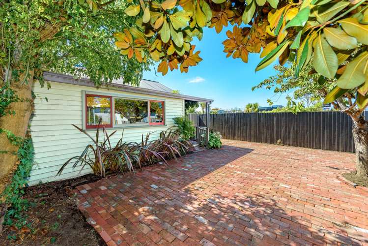 437 Ferry Road Woolston_26