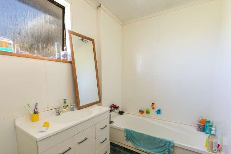 26 Churchill Street Waipukurau and Surrounds_9