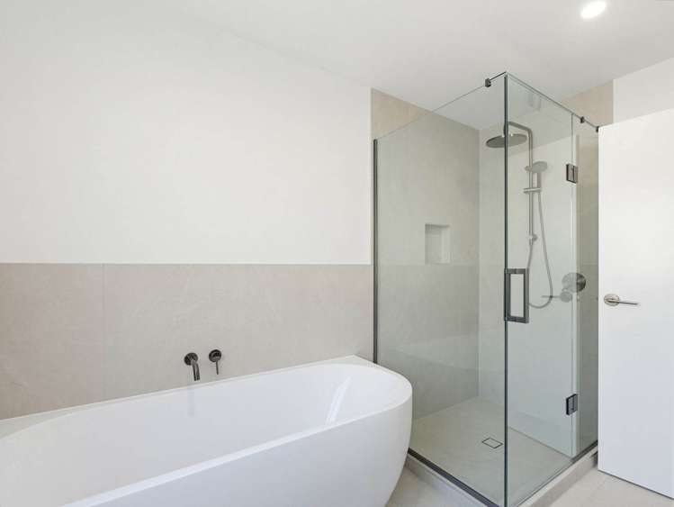 8A Cedar Terrace Stanmore Bay_13