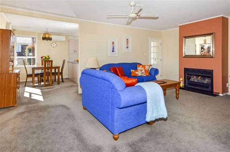 8 Tree View Avenue Glenfield_25