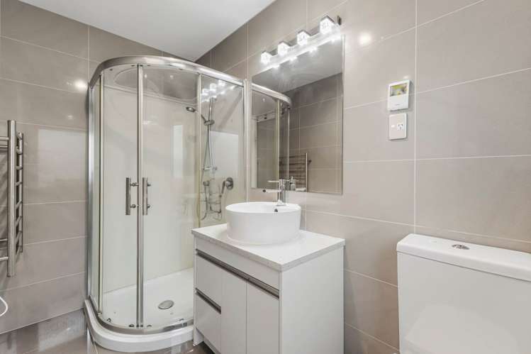 19 Kira Road Flat Bush_16