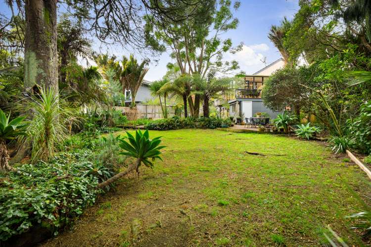 23 Rimutaka Place Titirangi_16