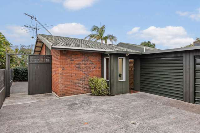 2/131 Landscape Road Mount Eden_1