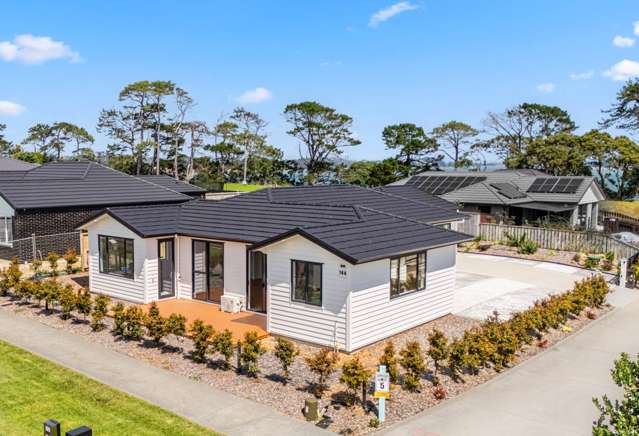 Brand New Modern Living in Glenbrook