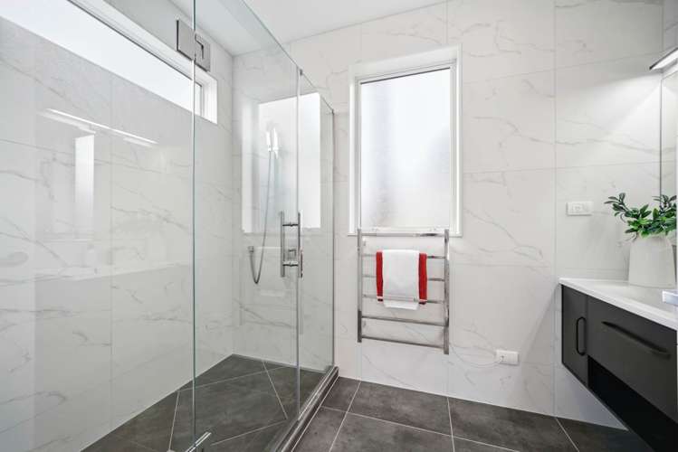 1 Lancia Way Oteha_23