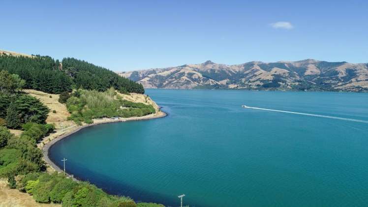 261 Beach Road Akaroa_12