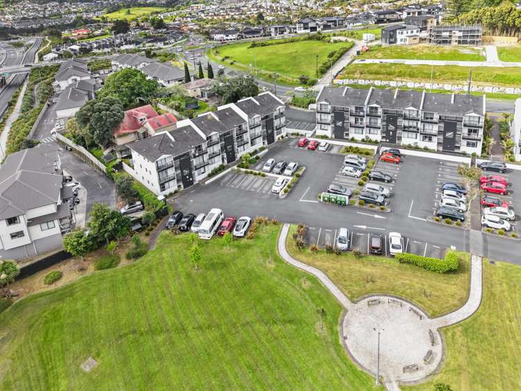 A14/71 Spencer Road Oteha_17