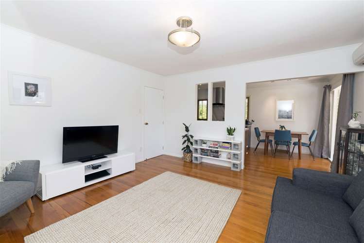 1/13 Essex Street Te Atatu South_12