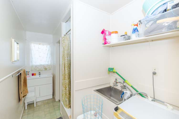 2 Coates Street Hamilton East_13