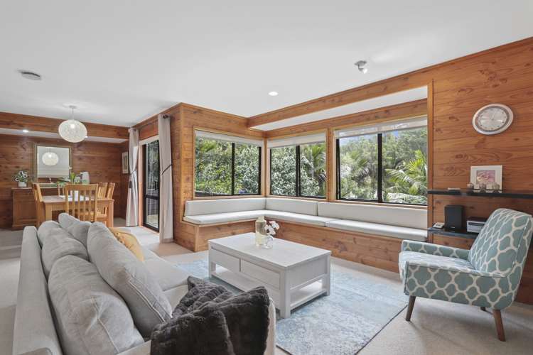 132 Woodlands Park Road Titirangi_4