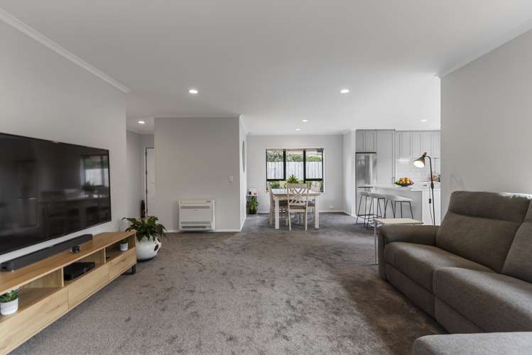 2/39 Oliver Street Point Chevalier_12