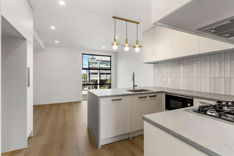 2/379 Great South Road_0