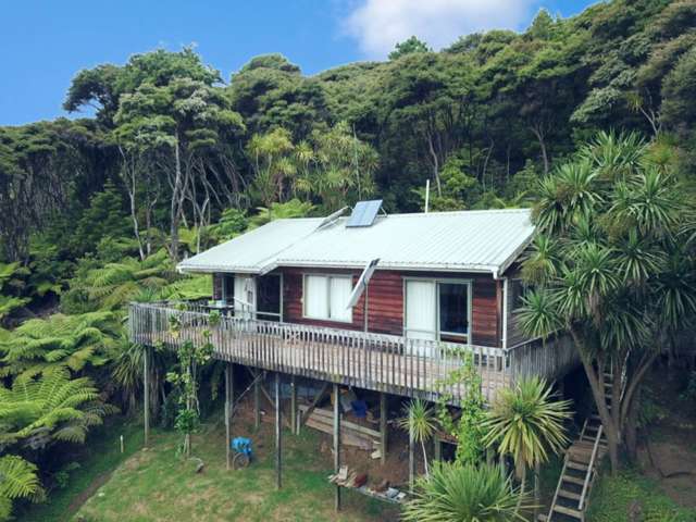 Harbour Retreat – Your Off-Grid Island Hideaway