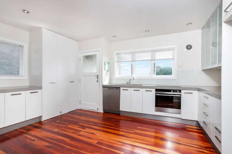 35 Vodanovich Road Te Atatu South_2