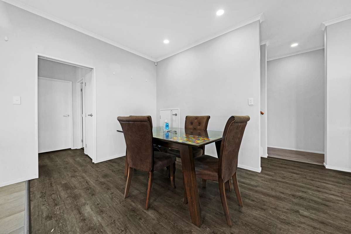 10 Warbler Crescent_1