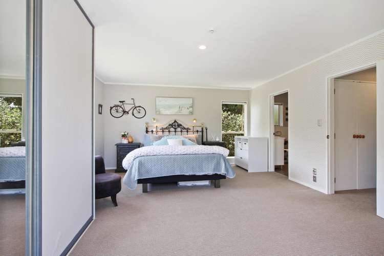 27 Stella Drive Clarks Beach_25