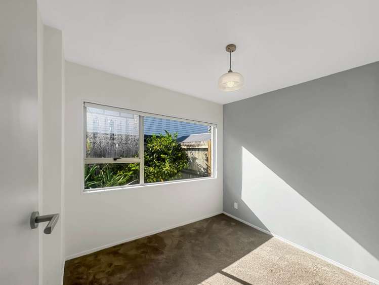 2/32 Canal Road Avondale_7