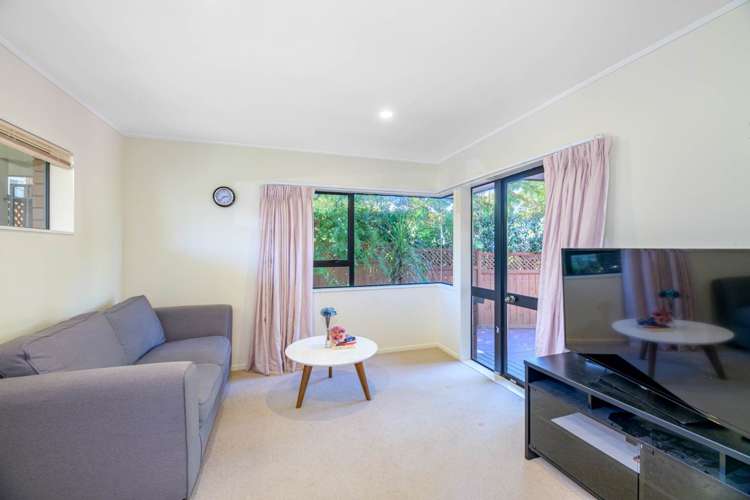 2/101 East Coast Road Castor Bay_14